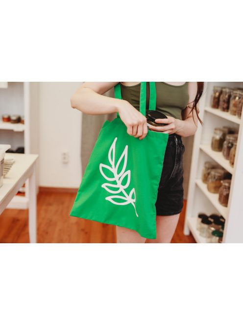 A Ligeti zöld vászontáskával műanyag szatyor nélkül vásárolhatsz a boltban.